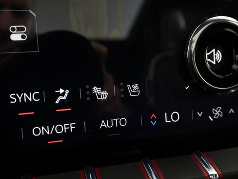 Used 2025 GMC Yukon XL AT4 Ultimate image 27