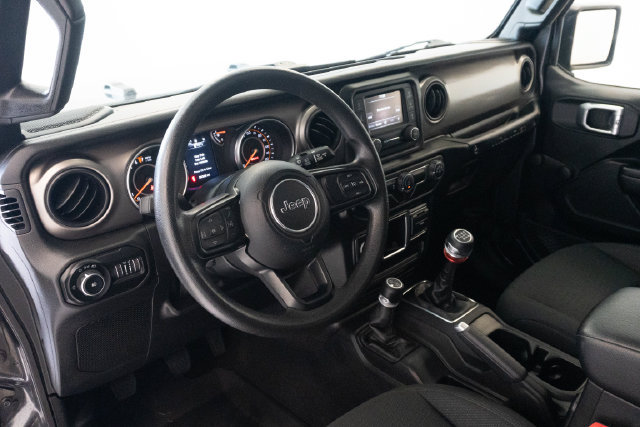 Used 2020 Jeep Wrangler Unlimited Sport AWD/4WD image 3