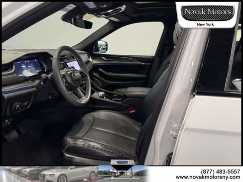 Used 2023 Jeep Grand Cherokee L Overland AWD/4WD image 14