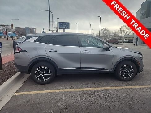 Used 2023 Kia Sportage LX image 2