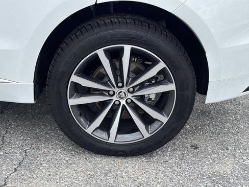Used 2025 Jaguar F-PACE R-Dynamic S AWD/4WD image 3