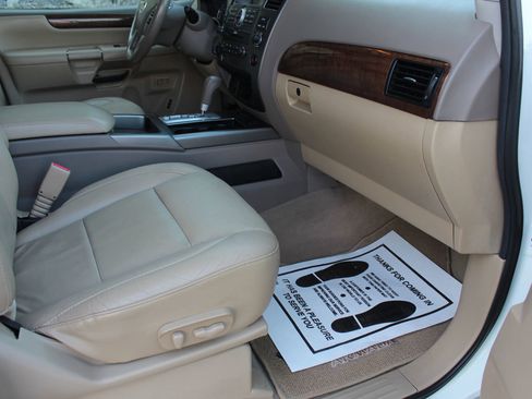 Used 2014 Nissan Armada Platinum image 18