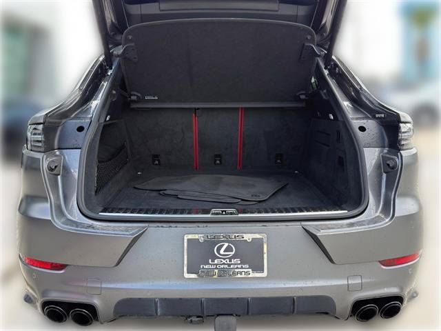 Used 2023 Porsche Cayenne GTS AWD/4WD image 8