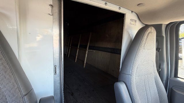 Used 2021 Chevrolet Express 4500 Extended w/ Power Convenience Package RWD image 17
