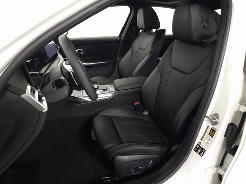 Used 2025 BMW 330i xDrive Sedan w/ Convenience Package image 17