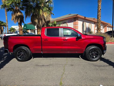 Used 2021 Chevrolet Silverado 1500 LT image 8