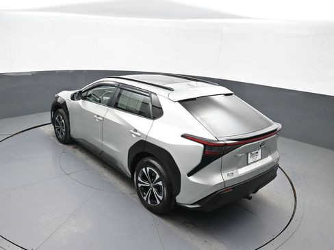 Used 2023 Toyota bZ4X XLE w/ Weather Package image 40