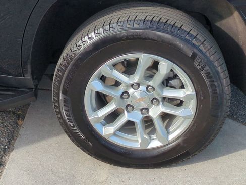 Used 2025 Chevrolet Tahoe LT image 32