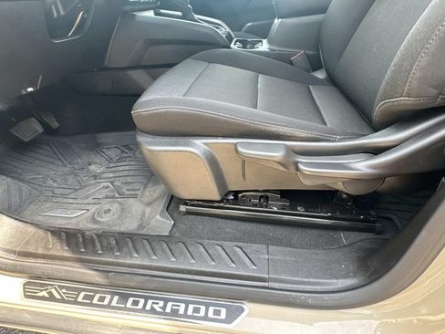 Used 2024 Chevrolet Colorado Trail Boss w/ LPO, Dark Essentials Package AWD/4WD image 17