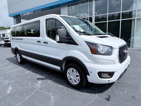 Used 2025 Ford Transit 350 XLT RWD image 2