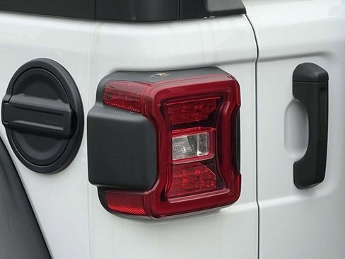 Certified 2021 Jeep Wrangler Unlimited Rubicon image 8