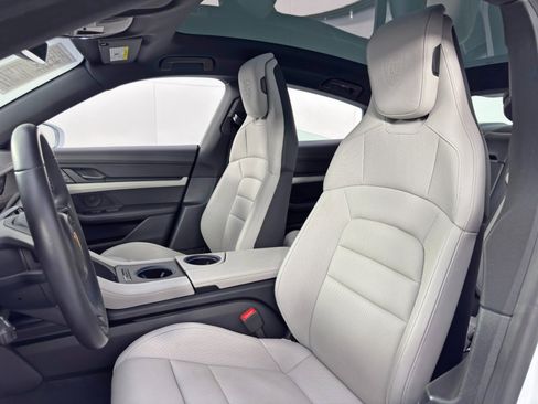 Used 2023 Porsche Taycan 4S w/ Premium Package image 39