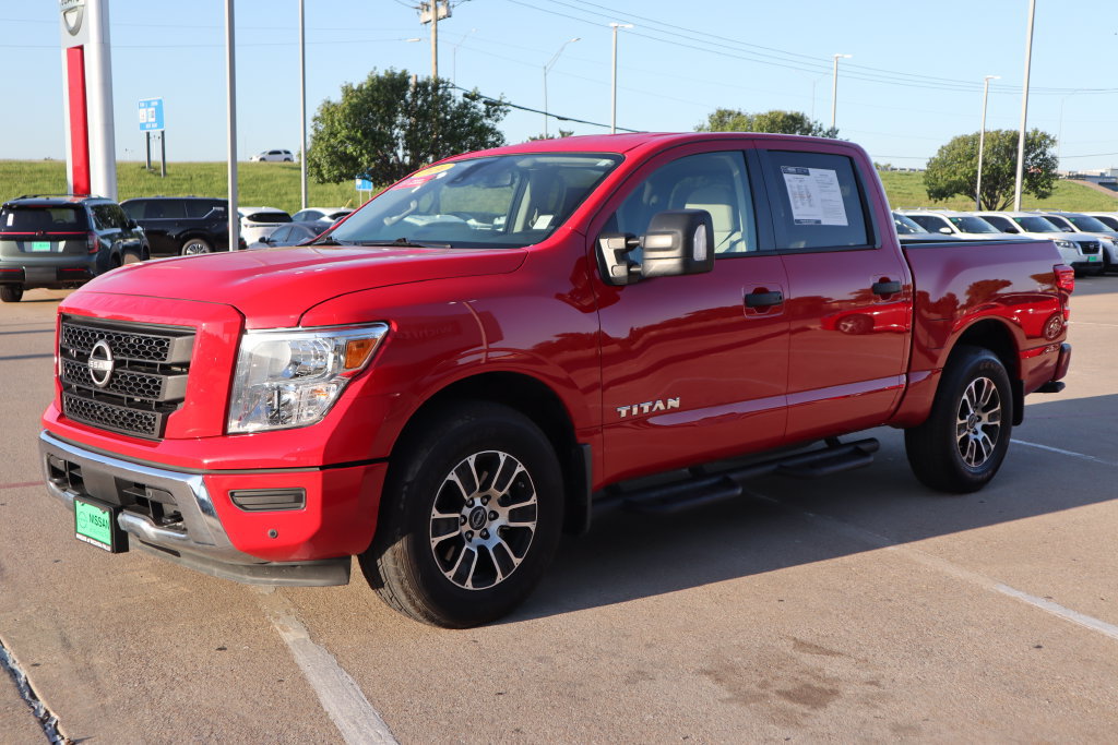 Certified 2024 Nissan Titan SV w/ SV Convenience Package RWD image 3