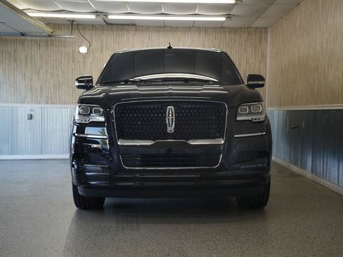 Used 2024 Lincoln Navigator L Reserve AWD/4WD image 2