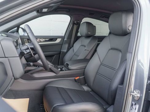 New 2026 Porsche Cayenne Coupe AWD/4WD image 5