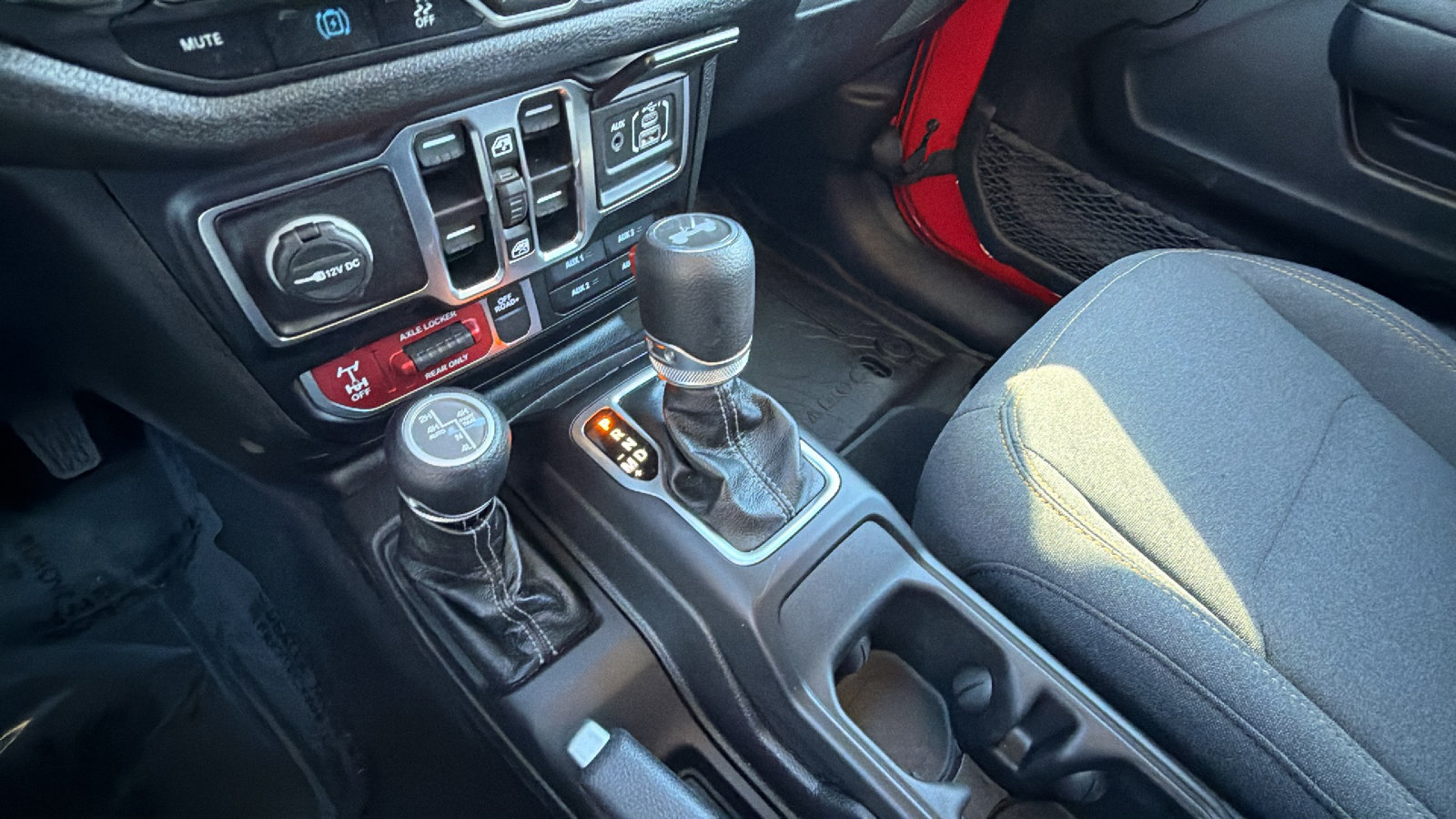 Certified 2025 Jeep Wrangler Unlimited Sport S 4xe AWD/4WD image 31