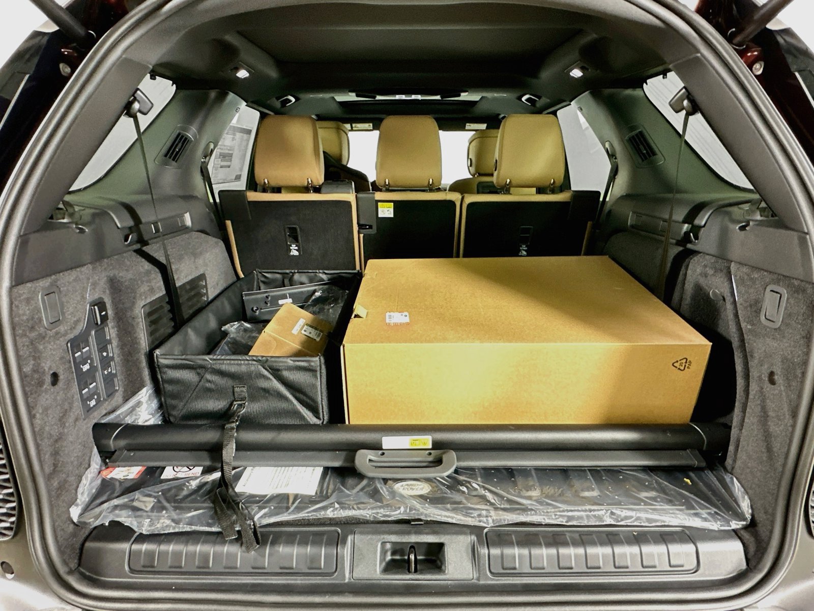 New 2026 Land Rover Discovery Limited Edition AWD/4WD image 39