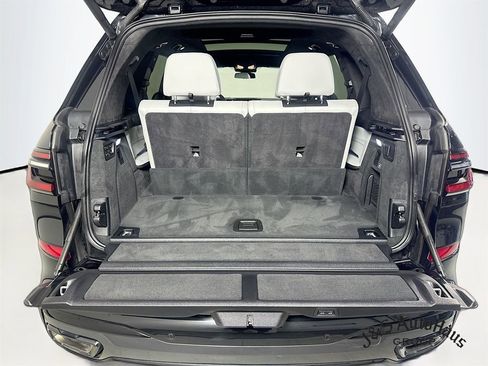 Used 2023 BMW X7 xDrive40i w/ M Sport Package AWD/4WD image 34