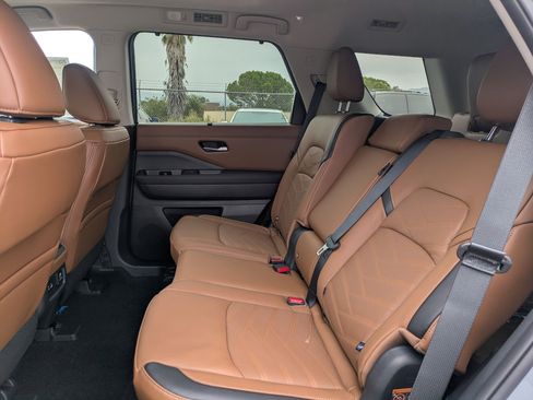 New 2025 Nissan Pathfinder Platinum w/ Cargo Package image 8