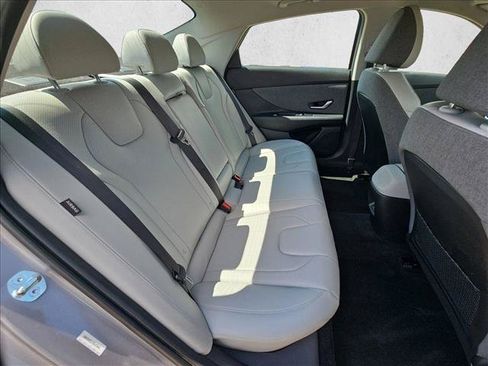 Used 2025 Hyundai Elantra Limited FWD image 19