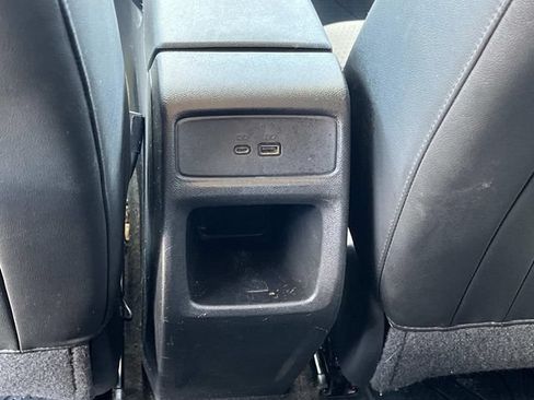 Used 2024 Chevrolet Trax LT w/ Sunroof Package FWD image 17