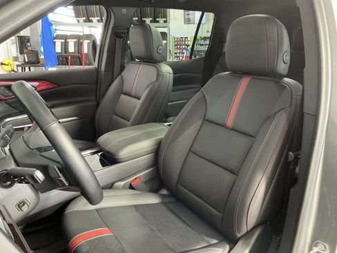 Used 2024 Chevrolet Traverse RS w/ LPO, Floor Liner Package image 21