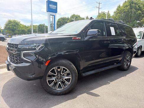 Used 2024 Chevrolet Tahoe Z71 w/ Luxury Package AWD/4WD image 5
