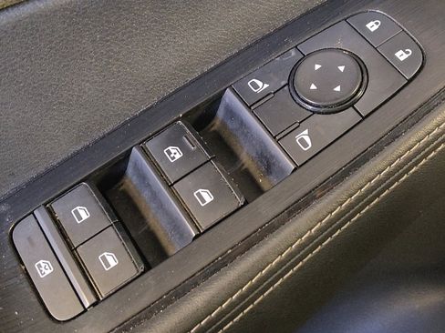 Used 2022 Nissan Rogue SV image 27