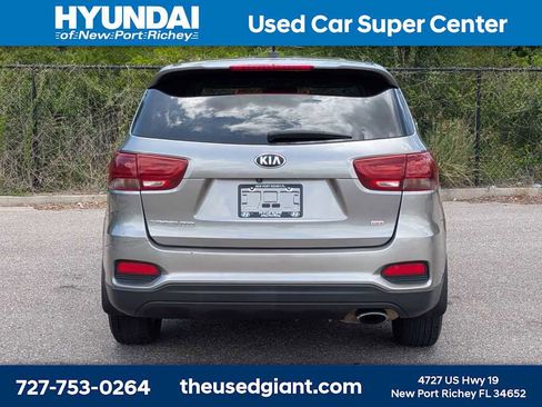 Used 2019 Kia Sorento L FWD image 4