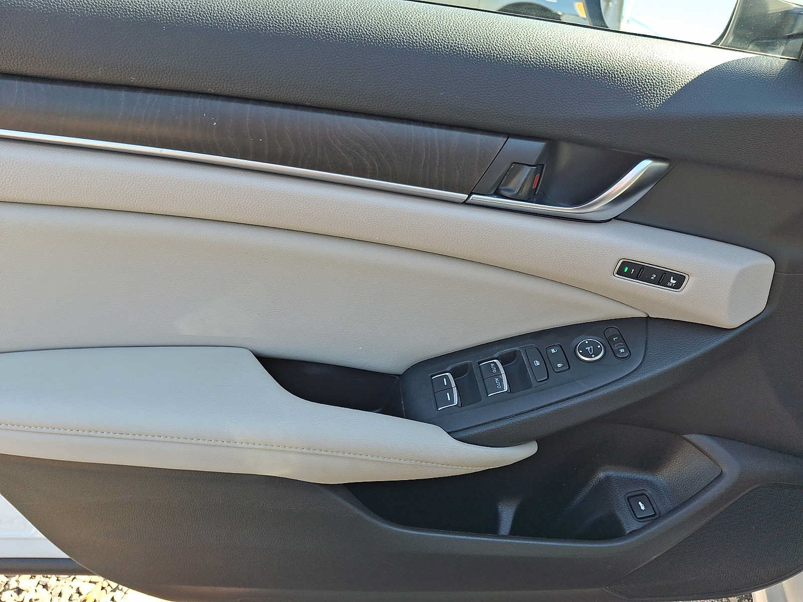 Used 2018 Honda Accord EX-L image 12