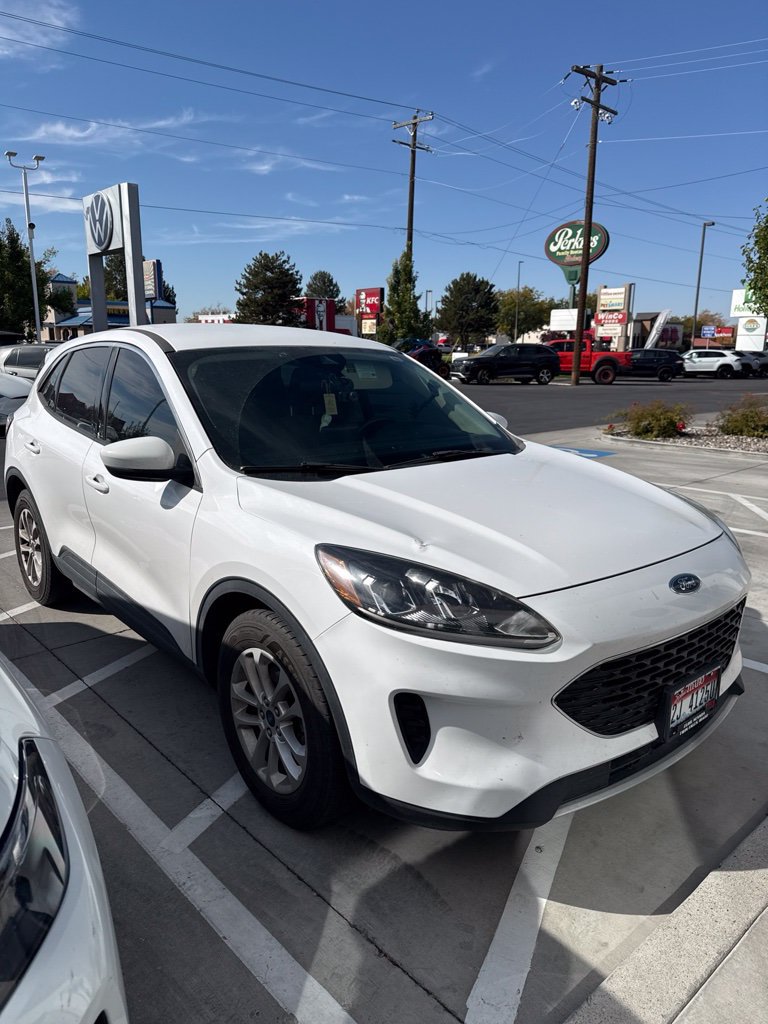 Used 2020 Ford Escape SE FWD image 1