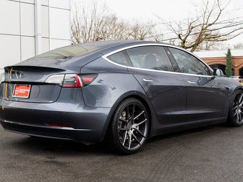 Used 2018 Tesla Model 3 Long Range image 6