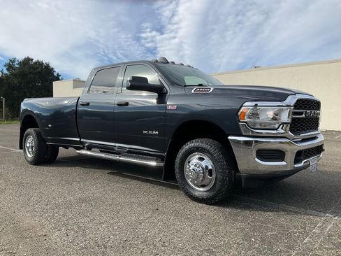Used 2019 RAM 3500 Tradesman w/ Chrome Appearance Group image 71