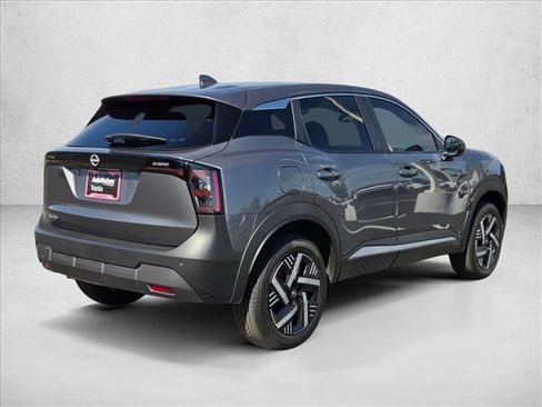 Used 2025 Nissan Kicks SV image 5