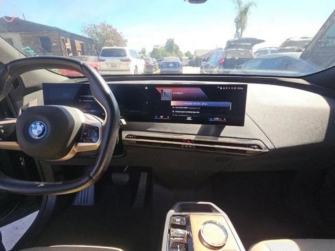 Used 2023 BMW iX xDrive50 w/ Premium Package image 22
