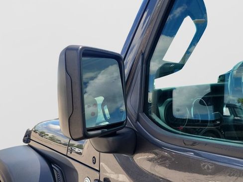 Used 2020 Jeep Gladiator Sport w/ Quick Order Package 24S AWD/4WD image 27