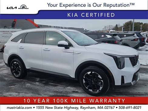 Certified 2024 Kia Sorento S image 1