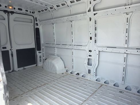 Used 2025 RAM ProMaster 2500 FWD image 12