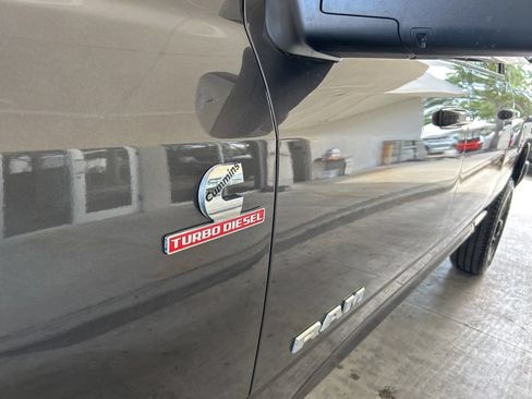 Used 2026 RAM 2500 Laramie AWD/4WD image 17