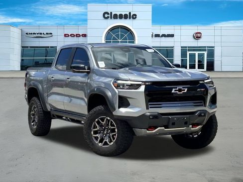Used 2024 Chevrolet Colorado ZR2 w/ Technology Package AWD/4WD image 1