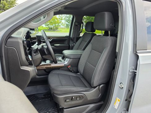 Used 2024 Chevrolet Silverado 1500 LT AWD/4WD image 12