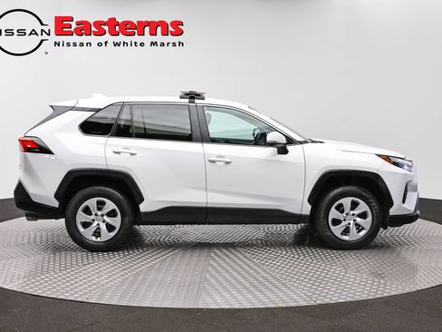 Used 2023 Toyota RAV4 LE AWD/4WD image 4