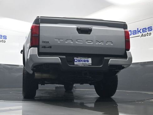 Used 2025 Toyota Tacoma TRD Off-Road image 43