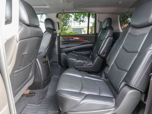 Used 2015 Cadillac Escalade ESV Luxury RWD image 28