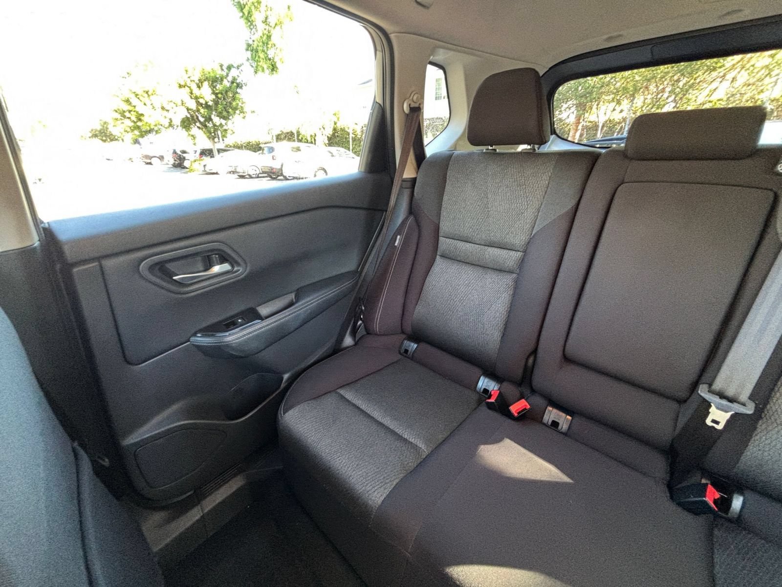 Used 2025 Nissan Rogue SV AWD/4WD image 40