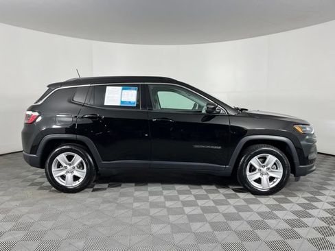 Used 2022 Jeep Compass Latitude FWD image 15