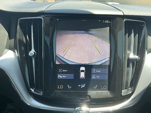Used 2020 Volvo XC60 T6 Momentum AWD/4WD image 25