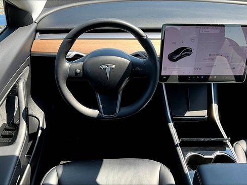 Used 2020 Tesla Model 3 Standard Range Plus RWD image 7