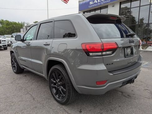 Used 2020 Jeep Grand Cherokee Altitude AWD/4WD image 10