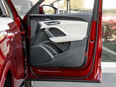 New 2025 Audi Q5 Premium Plus image 24